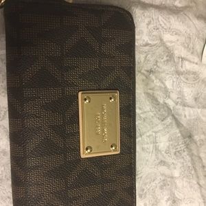 Michael Kors Phone Wallet
